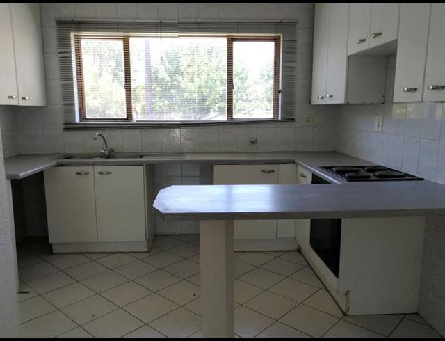 2 BEDROOM APARTMENT FOR SALE IN WATERKLOOF RIDGE